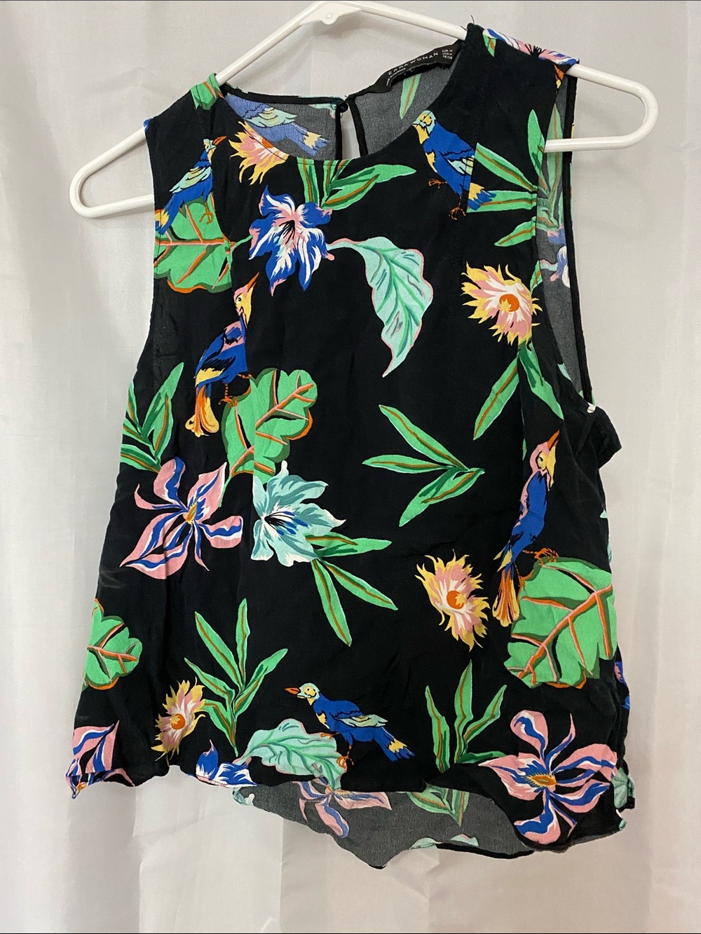 Zara Woman Black summer tank with Blue & Yellow Parrot Print. Size M